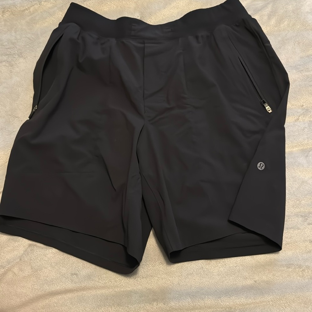 Lululemon license to train short, color black, size men medium no liner